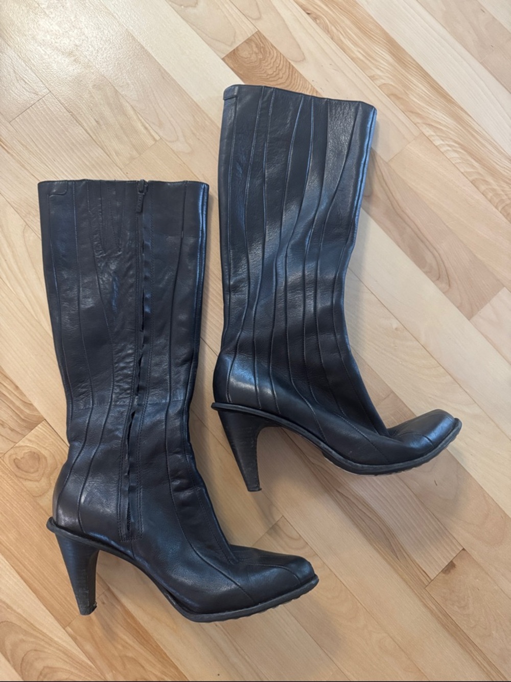 TSUBO "Kampot" women's heel boots leather 7.5